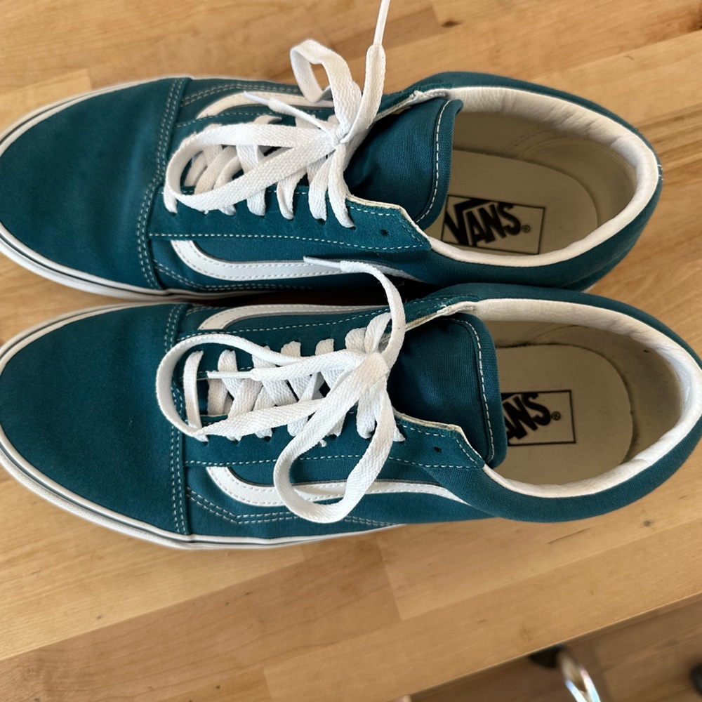NWOT (WORN ONCE FOR WEDDING PICS) VANS - OLD SKOOL CLASSIC VANS